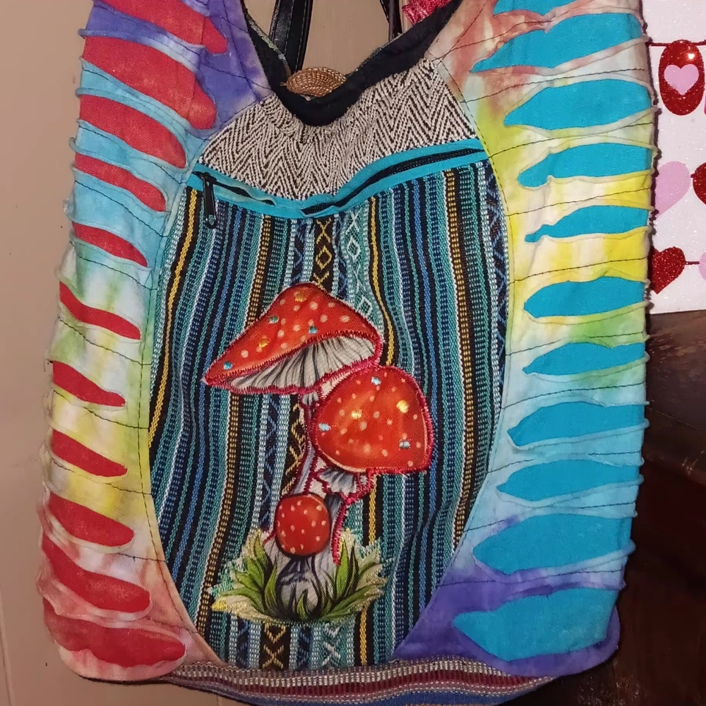 NWOT SIDE SLING OR CROSSBODY HOBO BAG